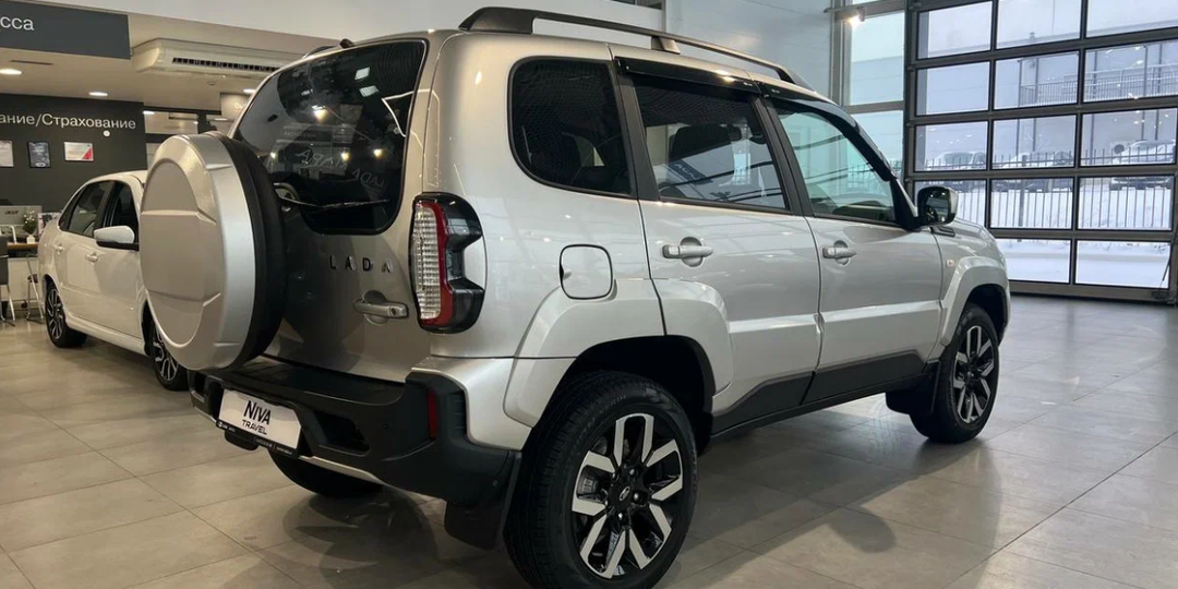 Добавили всего 7 лошадей, а цену подняли на десятки тысяч - посмотрел Ниву с 90-сильным мотором. АвтоВАЗ, за что такие деньги?