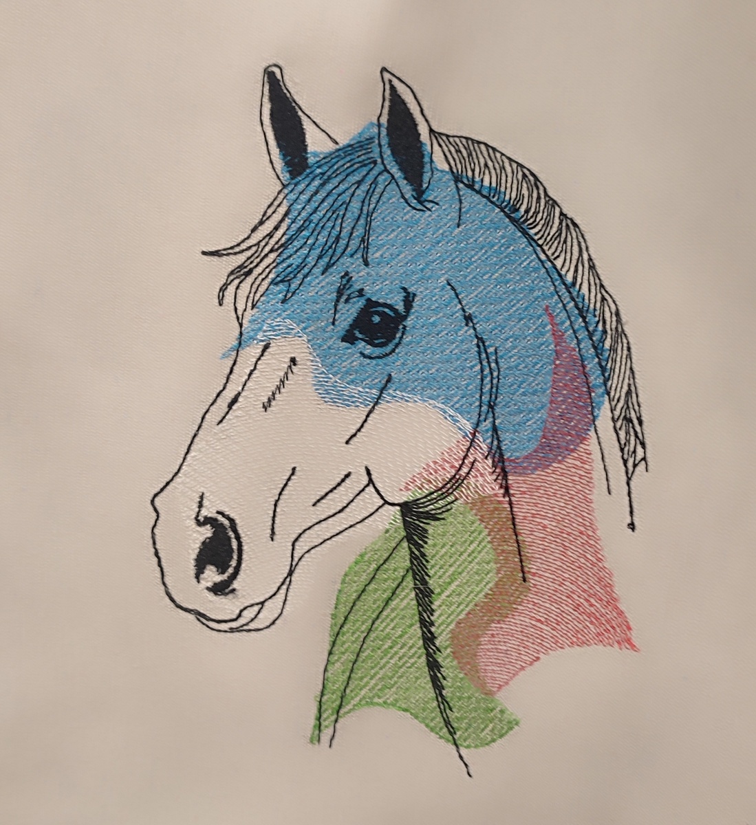 Акварельная вышивка на бежевом хлопке