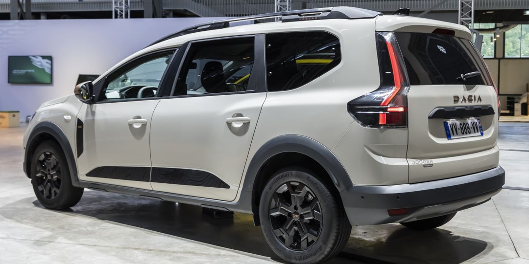 В Европе продаётся уже 4-е поколение «Ларгуса». Сколько стоит и чем отличается от нашего универсала?