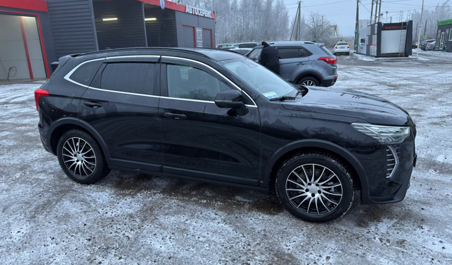 Сосед купил Haval Jolion, проездил зиму и продал. Сказал: «Расход 14 литров для мотора 1.5 - это перебор, мой старый Прадо ел меньше»