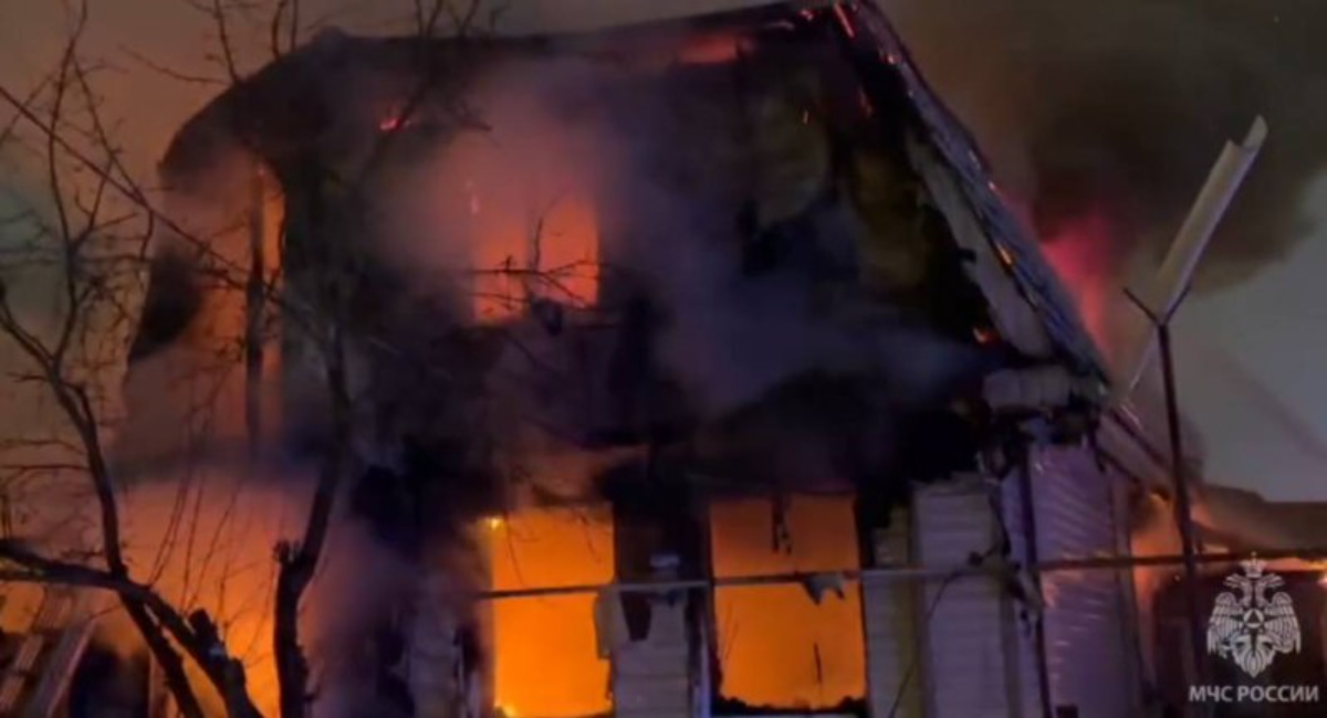    В тушении пожара принимали участие 35 сотрудников чрезвычайного ведомства