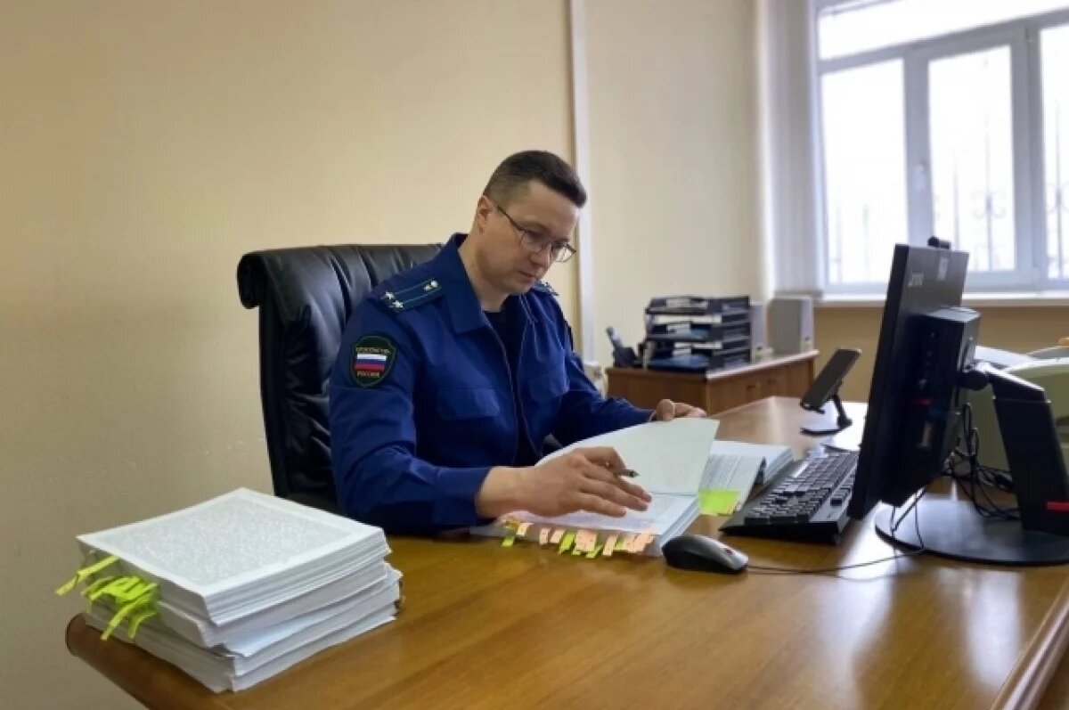    В Бурятии отменили ВНЖ иностранца, купленный за 250 тысяч рублей