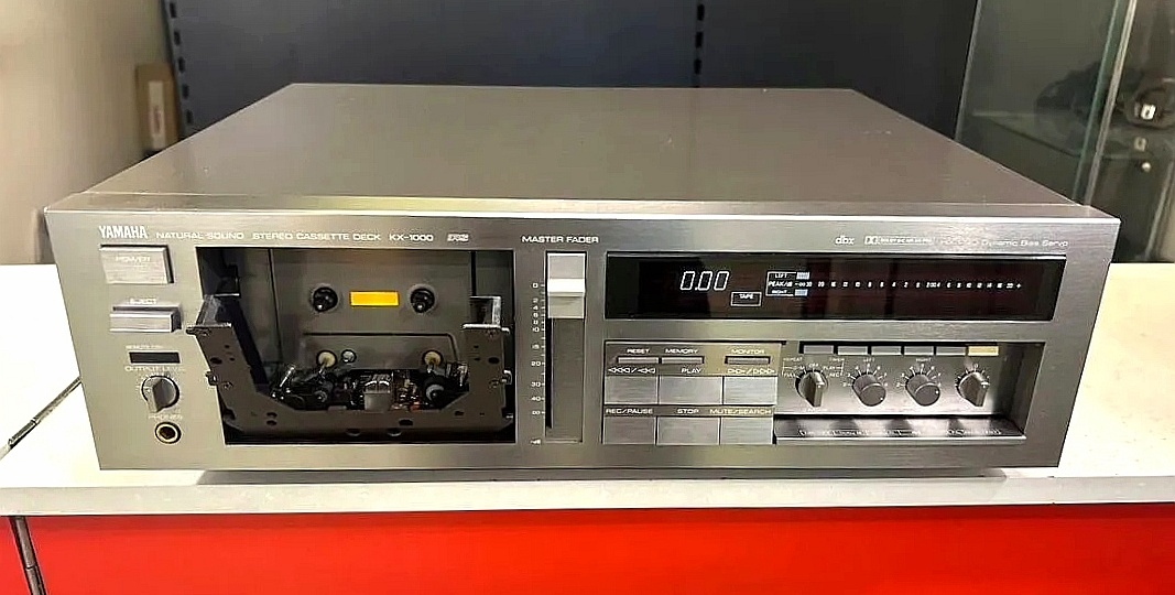 Yamaha KX-1000:  Кассетная дека 1988 года