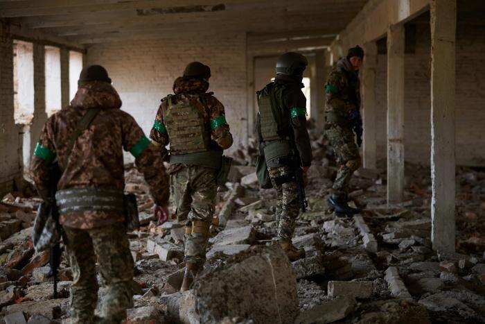 Обложка © Shutterstock / FOTODOM / hurricanehank