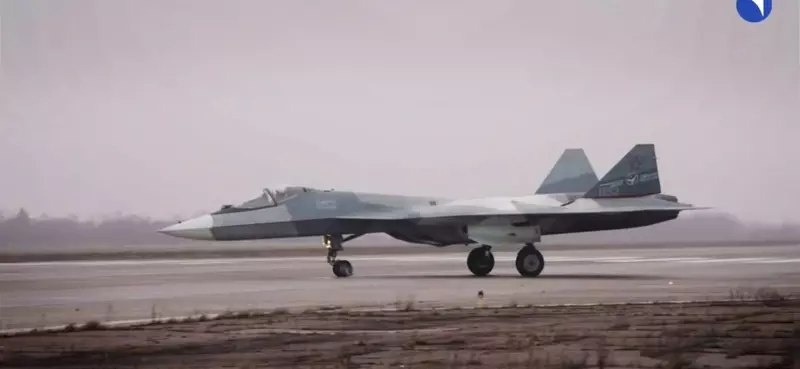Истребитель Су-57 совершил первый полет с двигателем нового поколения⁠
