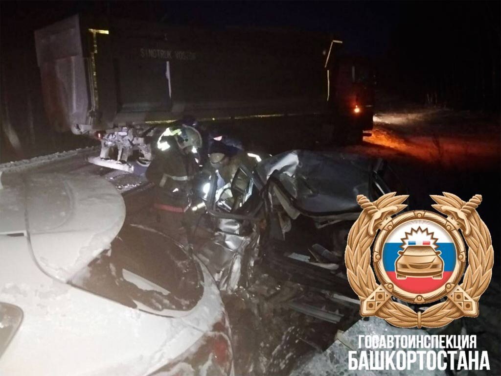    В результате ДТП обе легковушки получили значительные повреждения