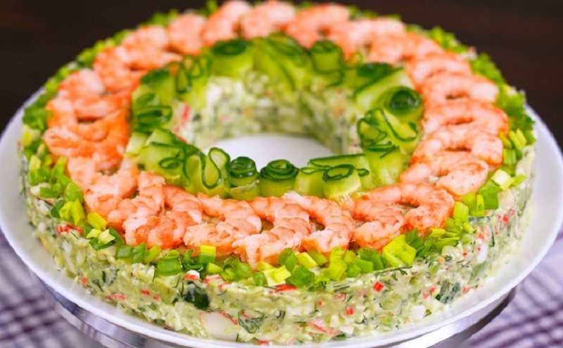 Салат «Нептун»: современная альтернатива Оливье на новогоднем столе