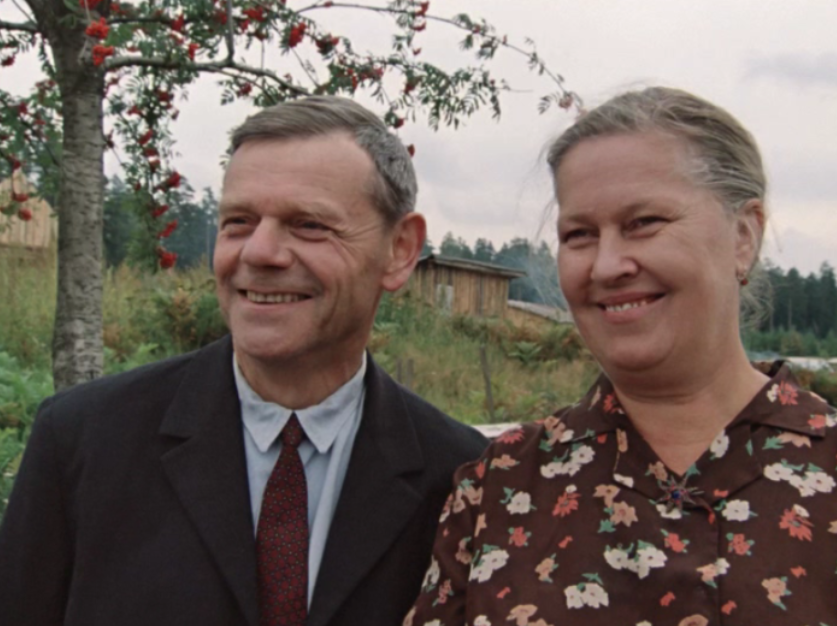 кадр из фильма "Москва слезам не верит"