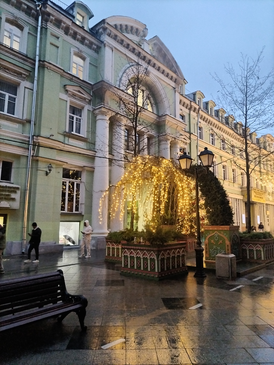 Почему то раньше не замечал такую красивую архитектуру