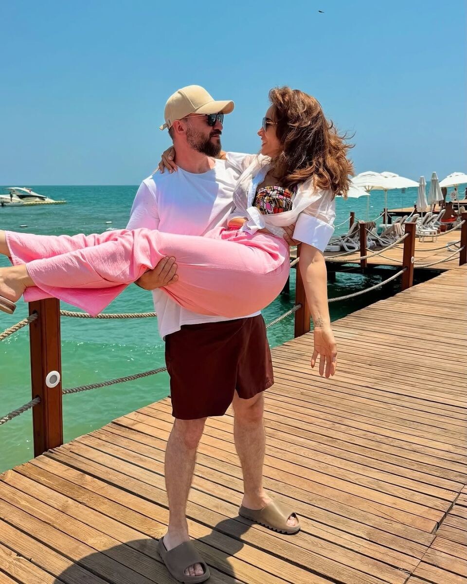    Анфиса Чехова и Александр Златопольский. Источник: @achekhova*