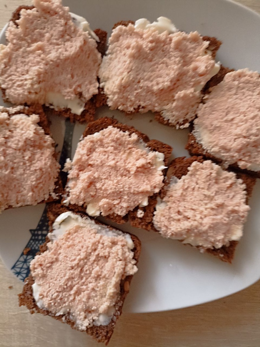 икра тресковая (минтая, мойвы и др) в натуральную величину