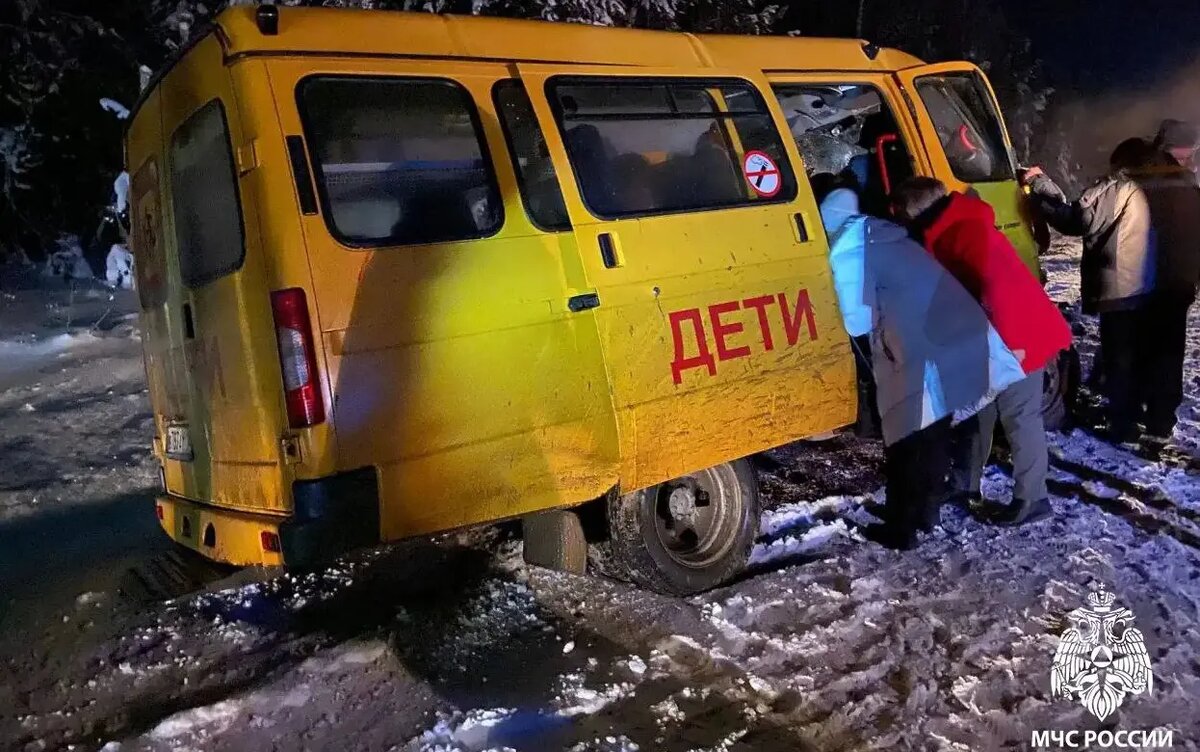    ДТП со школьным автобусом в Удмуртии: один ребенок находится в тяжелом состоянии