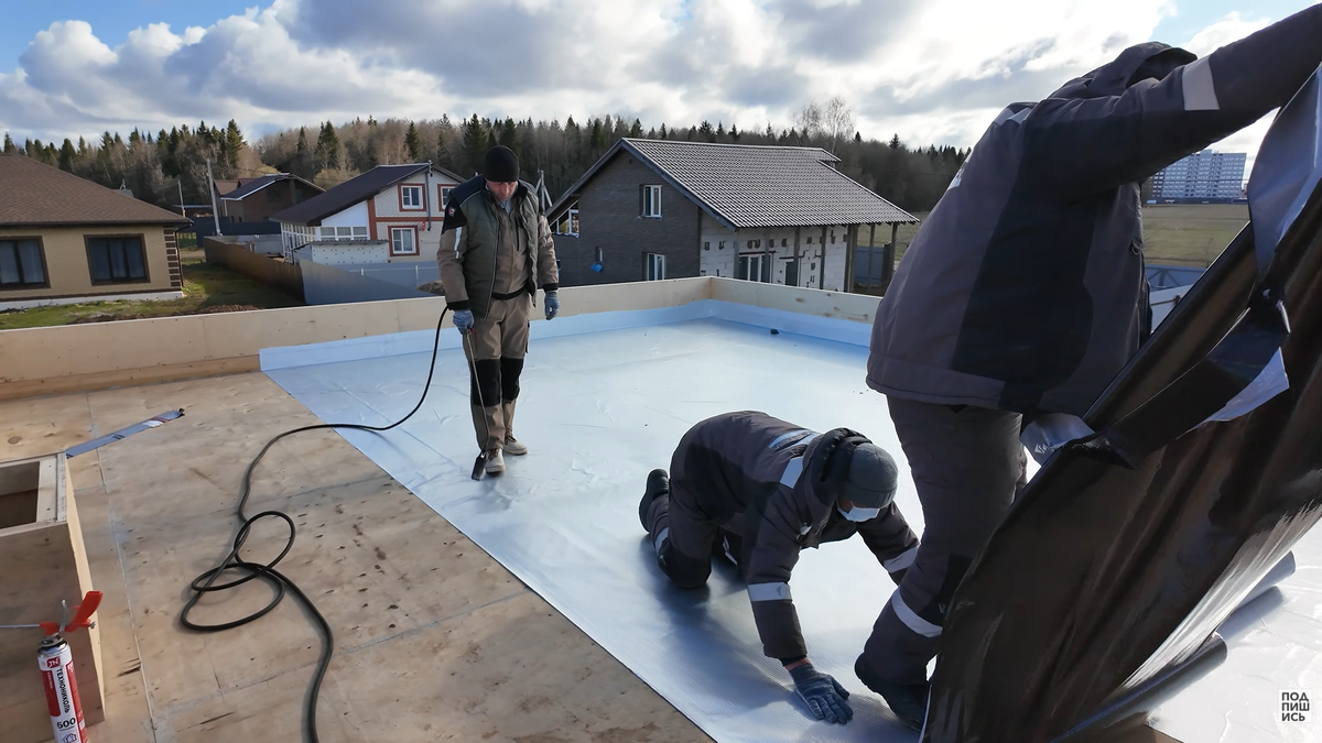 Пароизоляция кровли с деревянным основанием