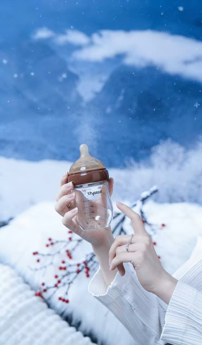 Thyseed - антиколиковая бутылочка с нижним клапаном