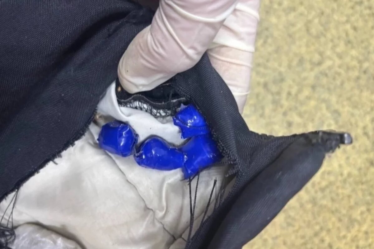    В Сыктывкаре задержали с поличным сбытчика с 5 свертками наркотиков