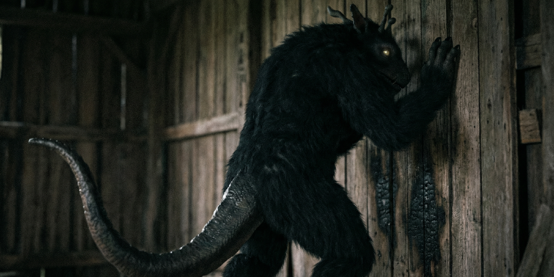 «Думали, показалось, пока не увидели следы на стене»: Что на самом деле встретила моя тётя в саду 30 лет назад