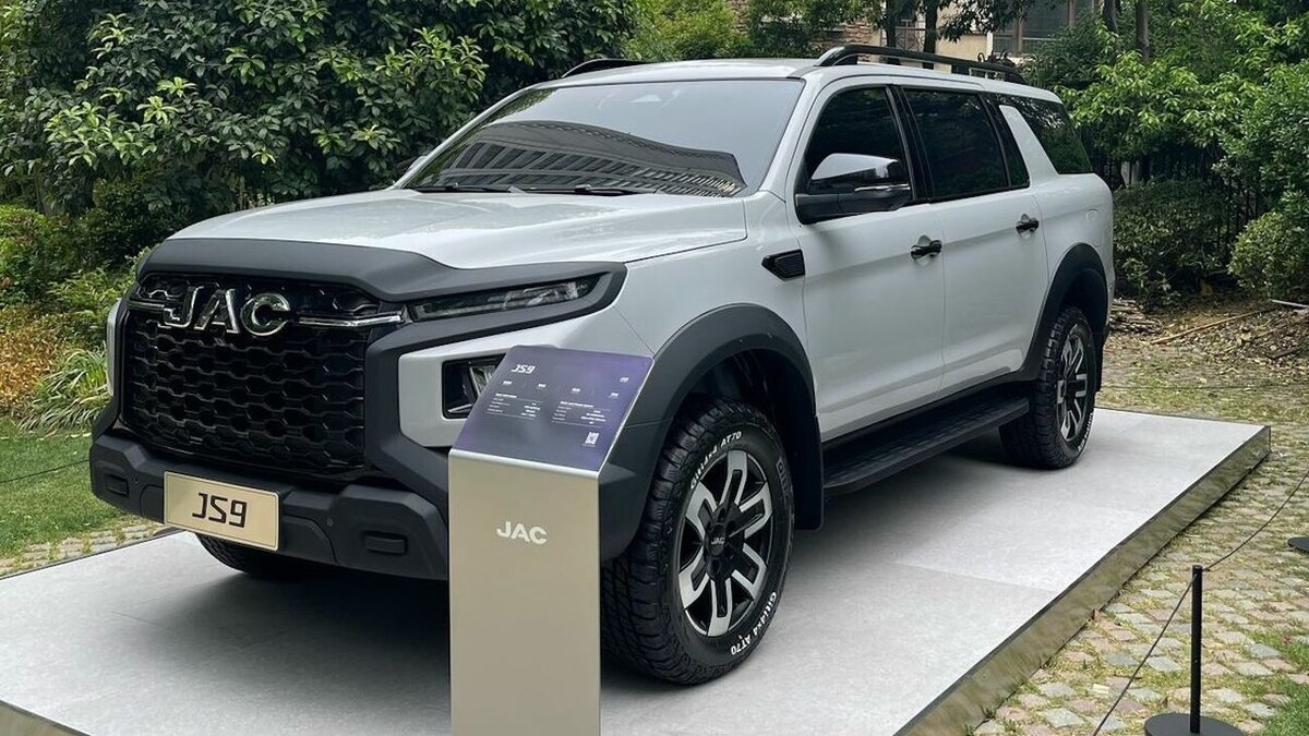    JAC JS9. Фото JAC
