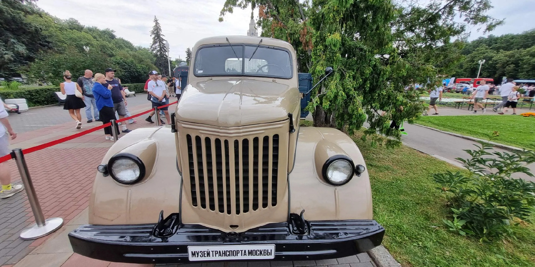 УРАЛЗИС 355М - легенда послевоенного грузового автопрома СССР