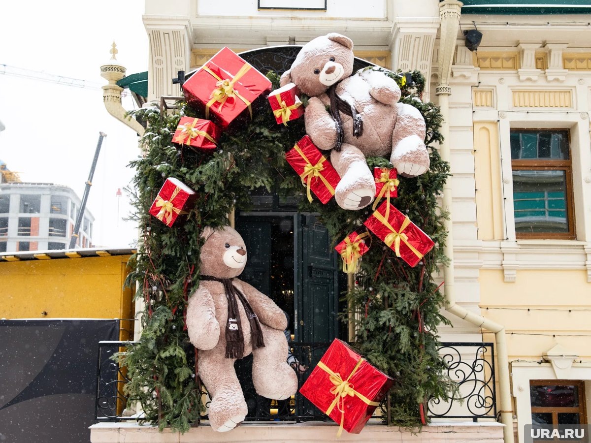    Медведи в центре города заметны издалека
