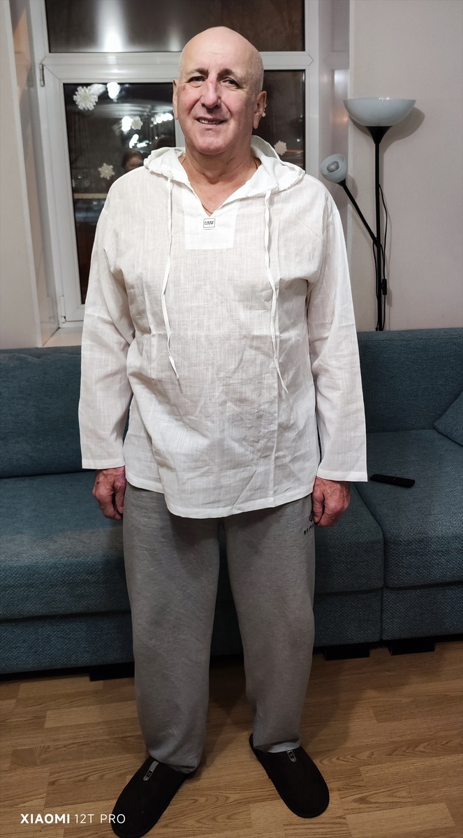 Володя в обновке.