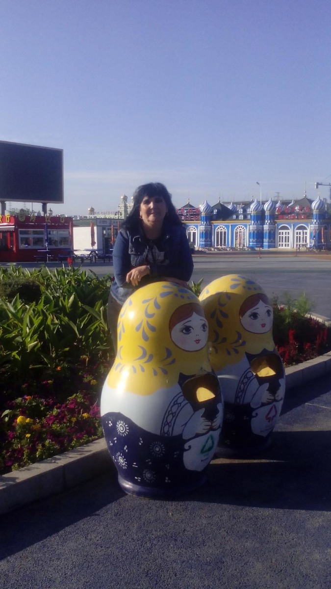 Площадь матрешек.