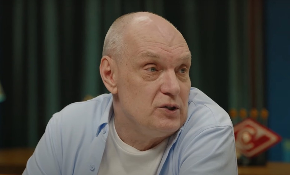    Бубнов: В «ПСЖ» нет вратаря сильнее, чем Сафонов. Фото: YouTube-канал «Коммент.Шоу»