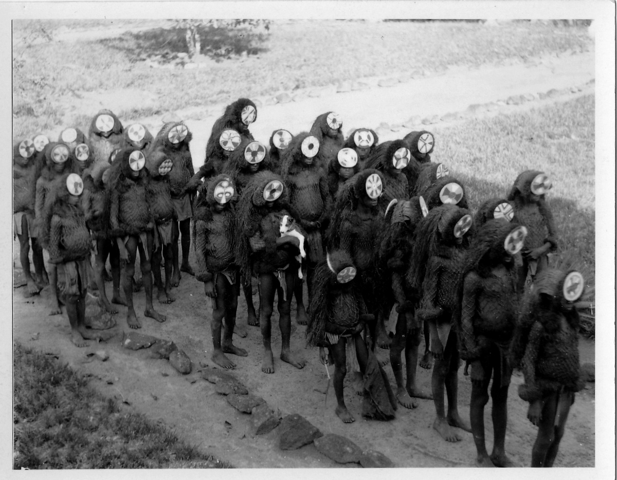 Мальчики возвращаются после иницмации. Пангума (Сьерра-Леоне), 1936 год.