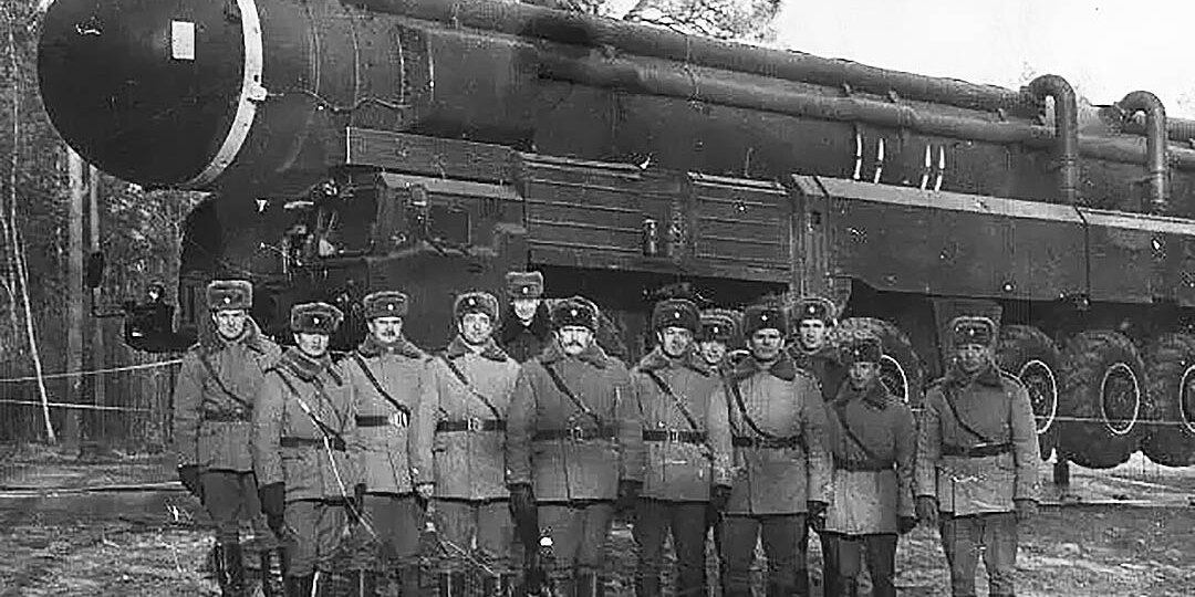 Нам Родину спасать досталось, а вам – всю землю уберечь!