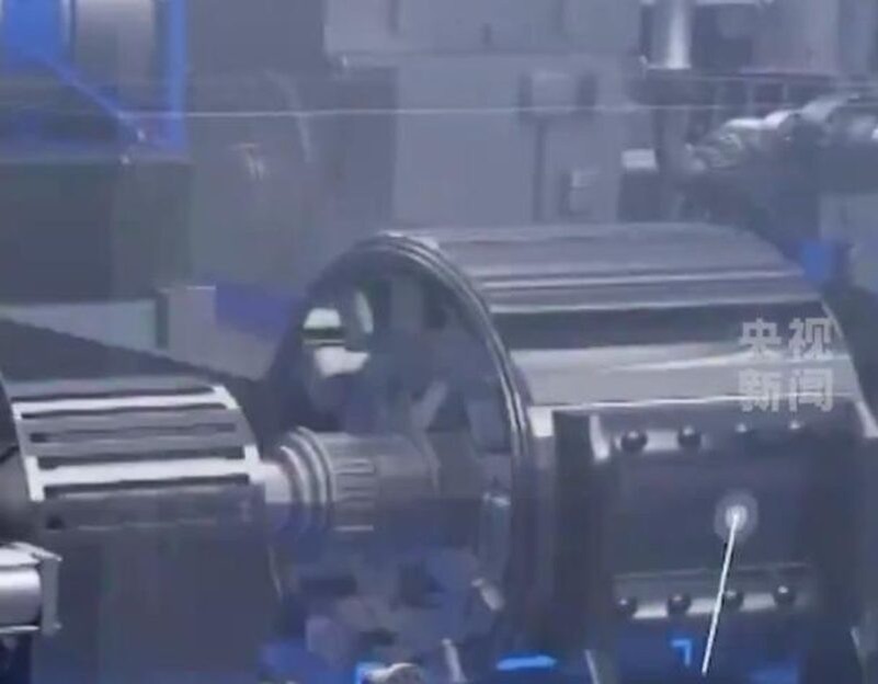 Установка Super Carbon 1. Фото: Кадр из видео. Фотография взята из открытых источников.  📷
