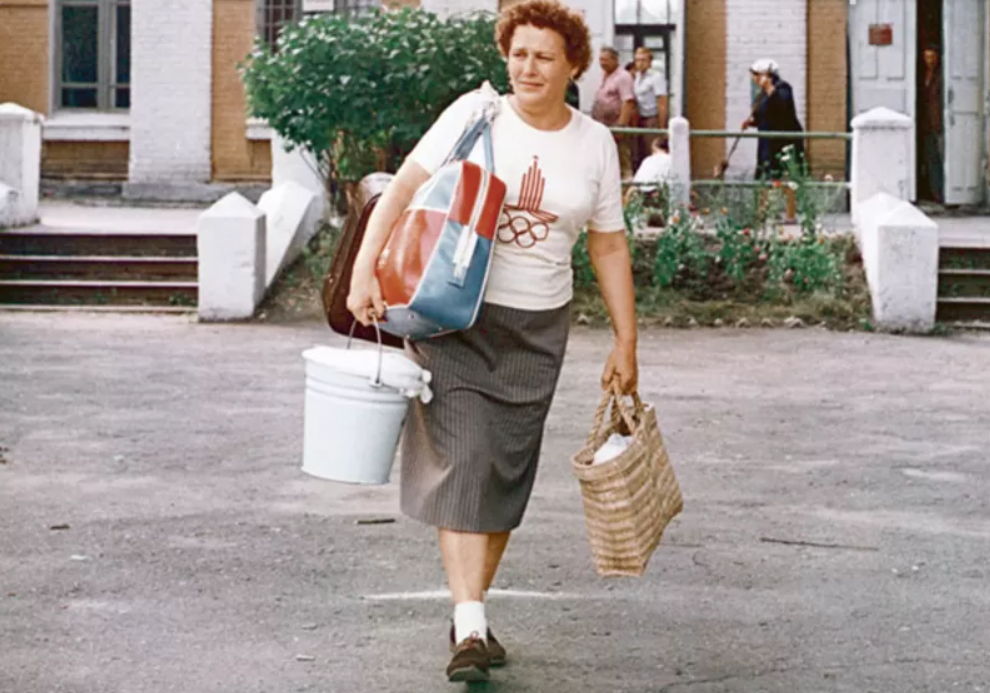 Нонна Мордюкова. Кадр из фильма "Родня"