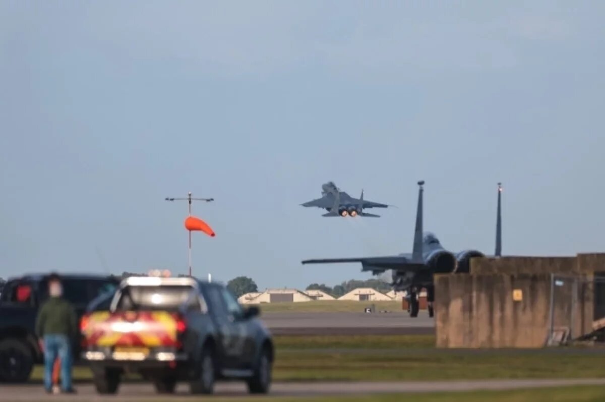    DM: авиабаза Британии непригодна для ядерного оружия США из-за туалета