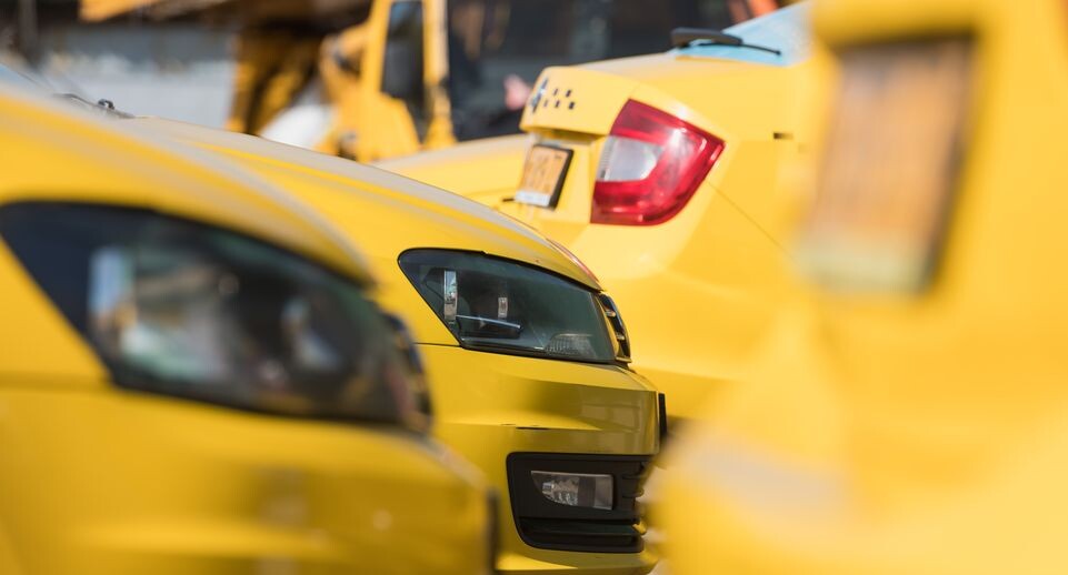    Таксопарк «Резидент Такси» / Медиасток.рф