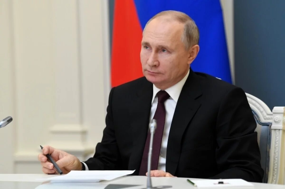    Путин поздравил работников энергоотрасли с профессиональным праздником