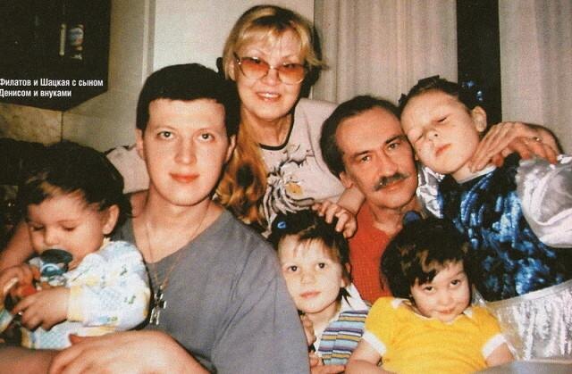 Фото: Нина, Леонид, сын Денис и внуки 
