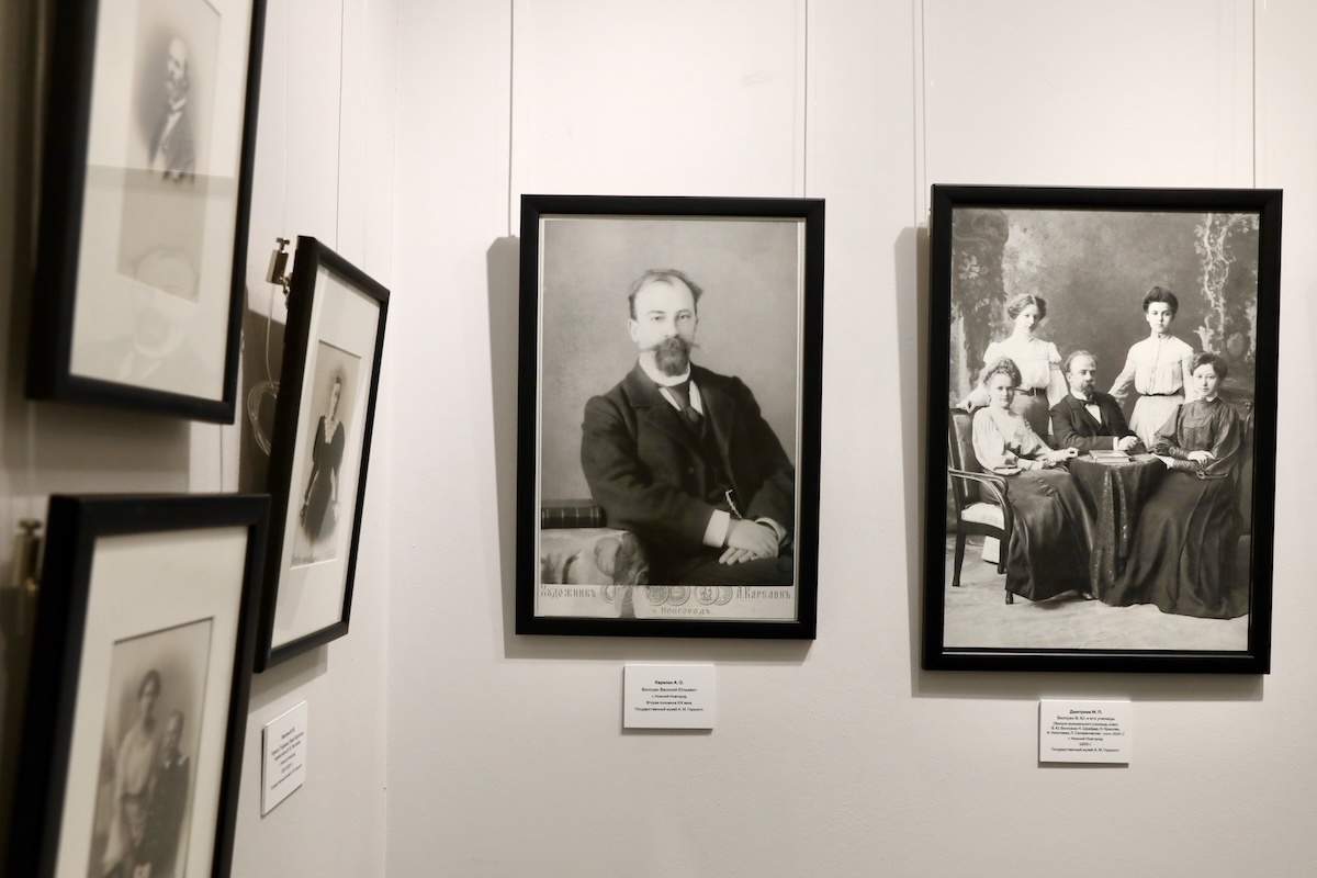    Фото А.О. Карелина "Василий Юльевич Виллуан " в экспозиции выставки "Фотоаппарат в руках музыканта"