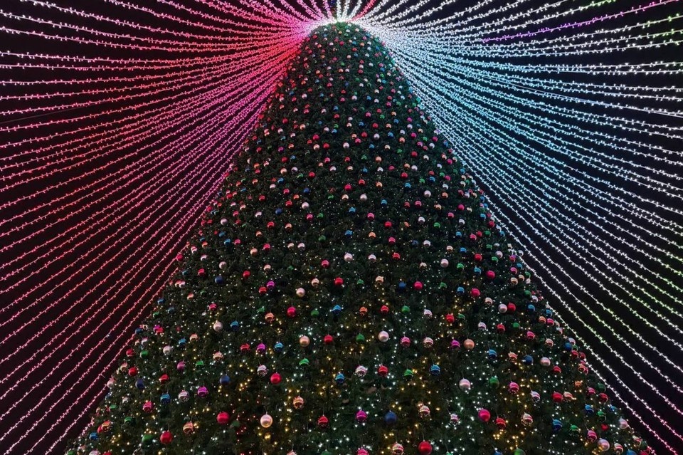    «Новогодний маршрут» включает в себя концертно-игровую программу с главными героями Нового года Ева ТКАЧЕНКО