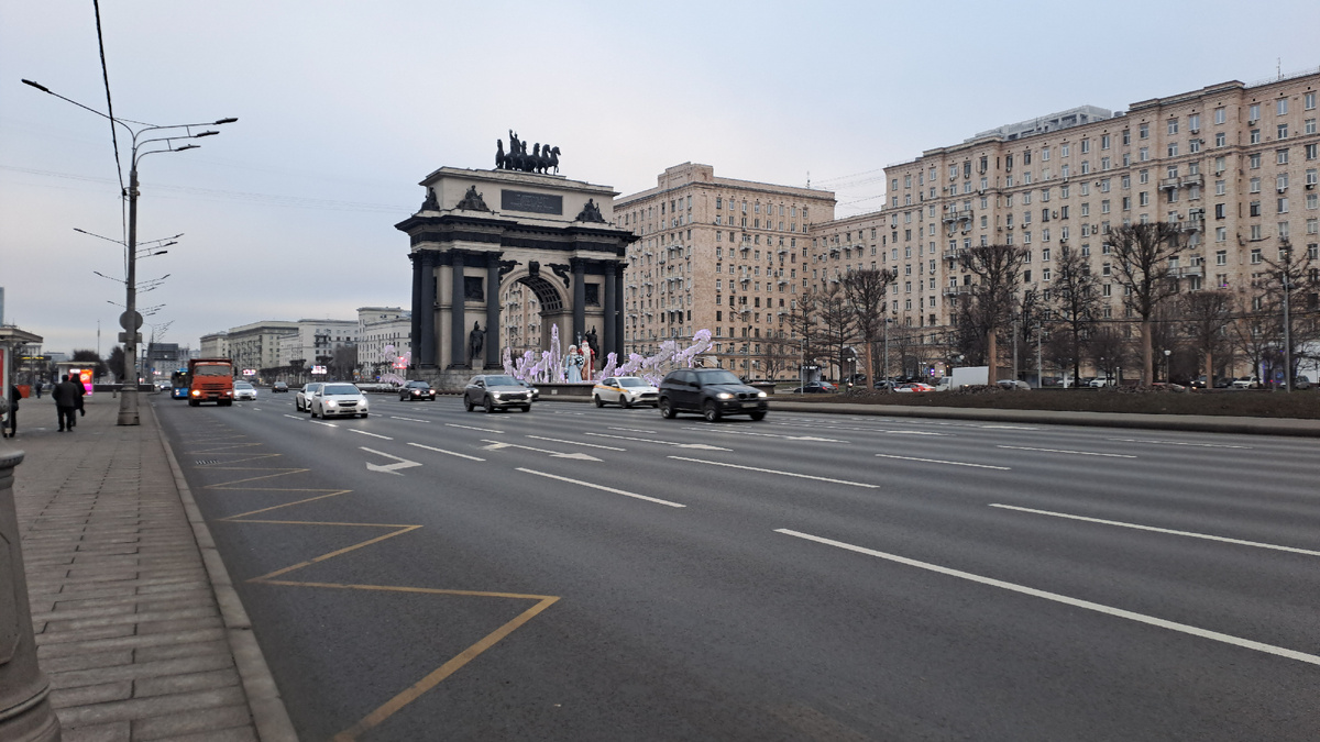 Ехала туда через Парк Победы.
