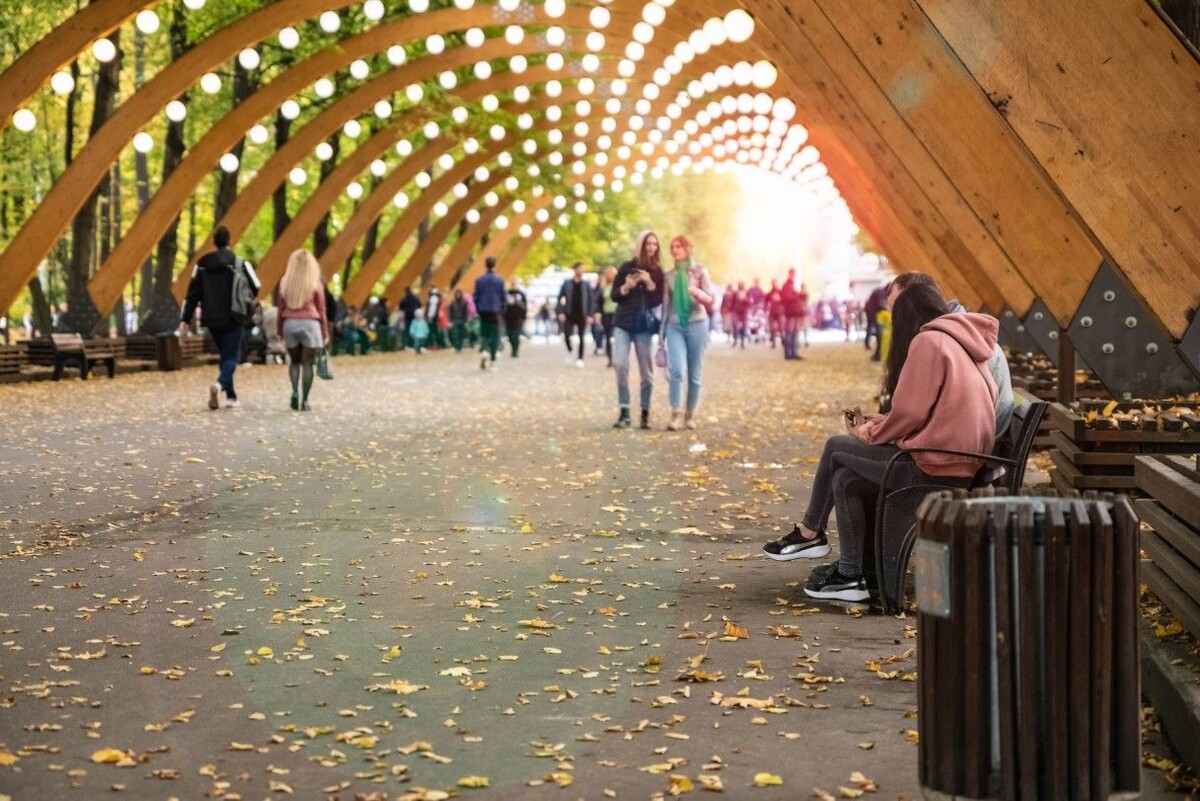 Осенью в выходные здесь много гостей. Источник: annfossa / Shutterstock / FOTODOM📷
