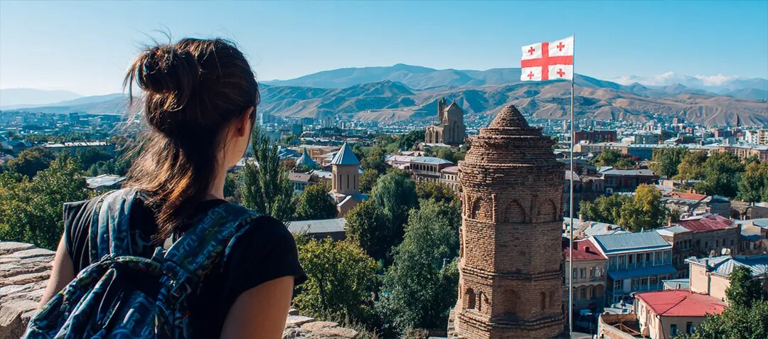 С 1 января 2026 года в Грузию не пустят без страховки: как оформить полис и сколько он стоит