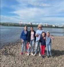 Моё племя 3 года назад. На берегу Енисея. 