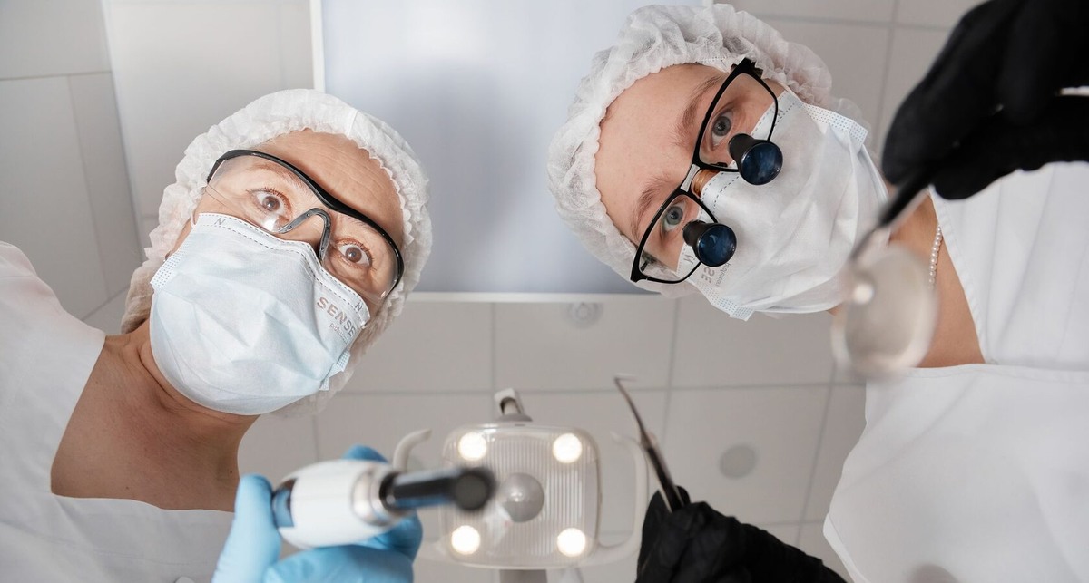 Мост или имплант? Детальное сравнение двух методов от стоматологов Dant