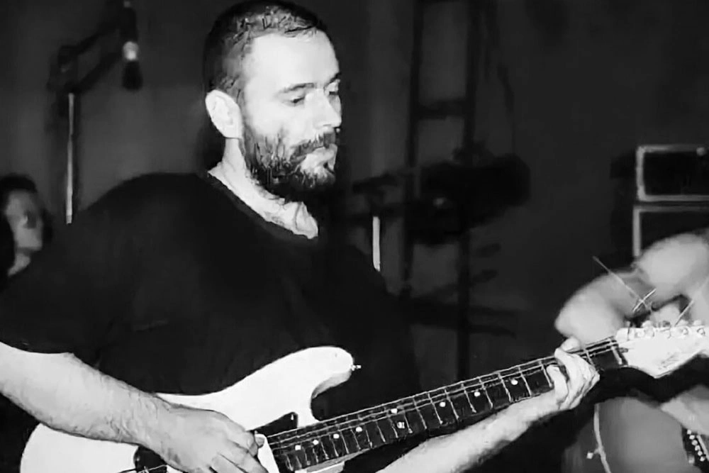 Андрей Германович Шаталин (прозвище "Шатл"; 6 апреля 1960, Красноярск, СССР — 13 ноября 2023, Санкт-Петербург, Россия) — советский и российский музыкант (гитарист, клавишник, аранжировщик), автор песен. Один из основателей группы "Алиса" и участник коллектива с 1983-го по 1988-й и с 1989-го по 2003-й