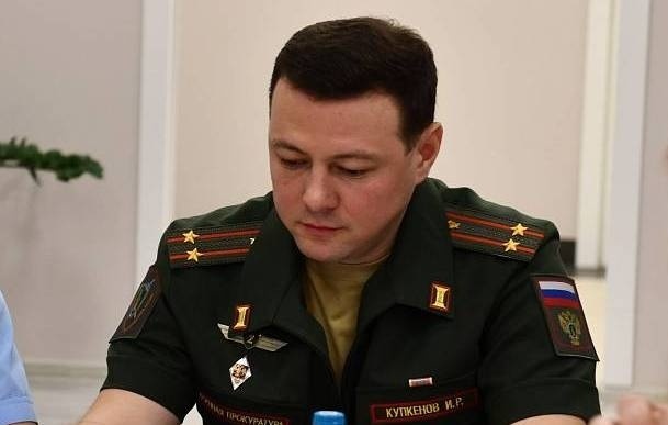    Заместитель военного прокурора Санкт-Петербургского гарнизона Ильшат Купкенов  Официальный сайт Уполномоченного по правам человека в Санкт-Петербурге