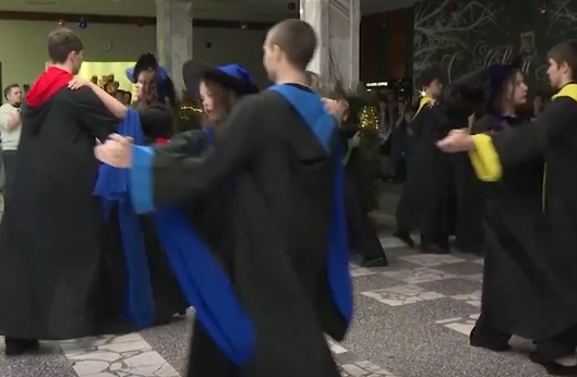     В Лесосибирске прошёл новогодний молодёжный бал