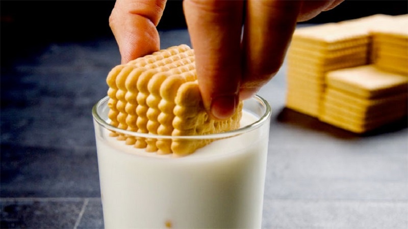 Торт за пять минут: магия сливок и печенья, которая делает праздник особенным