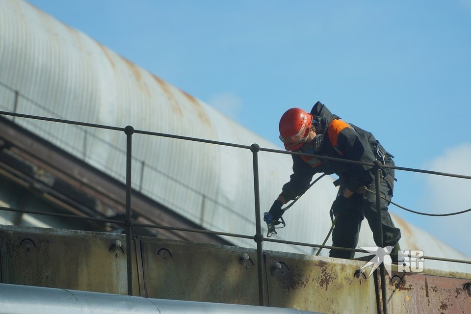    Сейчас на месте аварии работают энергетики Алексей БУЛАТОВ