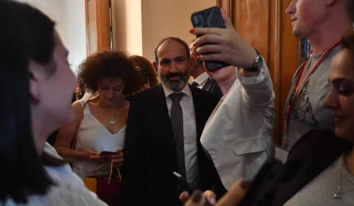     Пашинян. Источник: spb.kp.ru Автор фото: Виктор Гусейнов