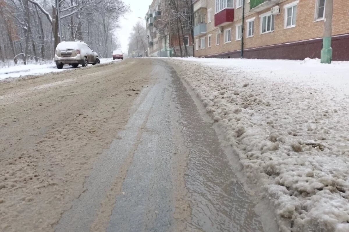    В Пензе местные жители пожаловались на «ручей» на улице Попова