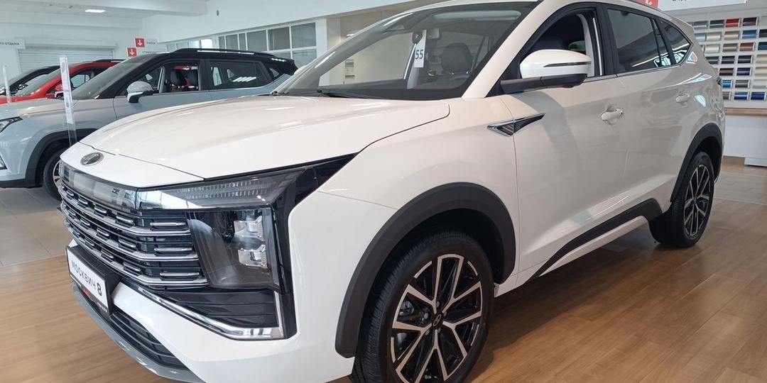 Заехал к дилеру Москвич, за сколько мне предложили купить Москвич 8? Какие скидки есть?