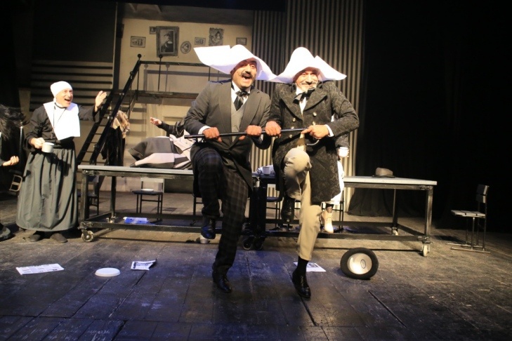    Фото театра «Глобус»